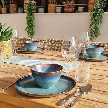 Modern 3 Bedroom Apartment, Close To