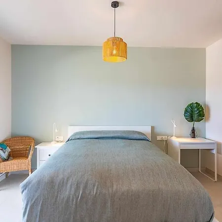 Modern 3 Bedroom Apartment, Close To *