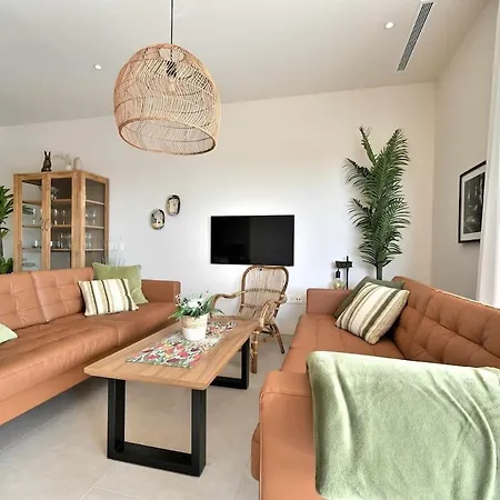 아파트 Modern 3 Bedroom Apartment, Close To 라칼라데미야스